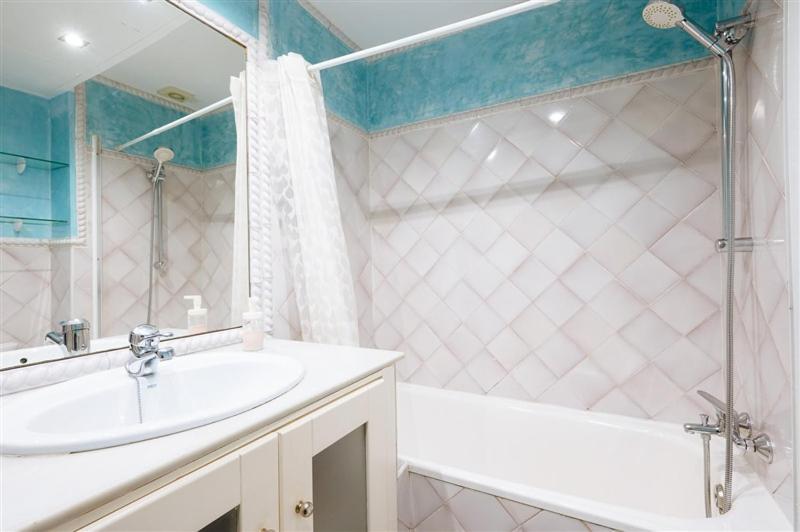 Apartamento Atanasio Barron- Free Parking Sevilla Exterior foto